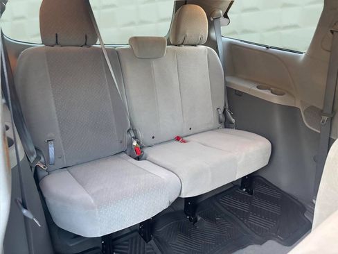 Used 2014 Toyota Sienna LE FWD image 20