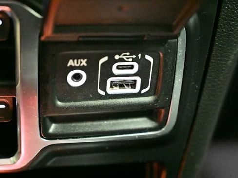 Used 2021 Jeep Wrangler Unlimited Sahara image 34