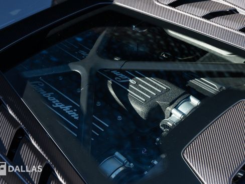 Used 2024 Lamborghini Huracan Tecnica image 12
