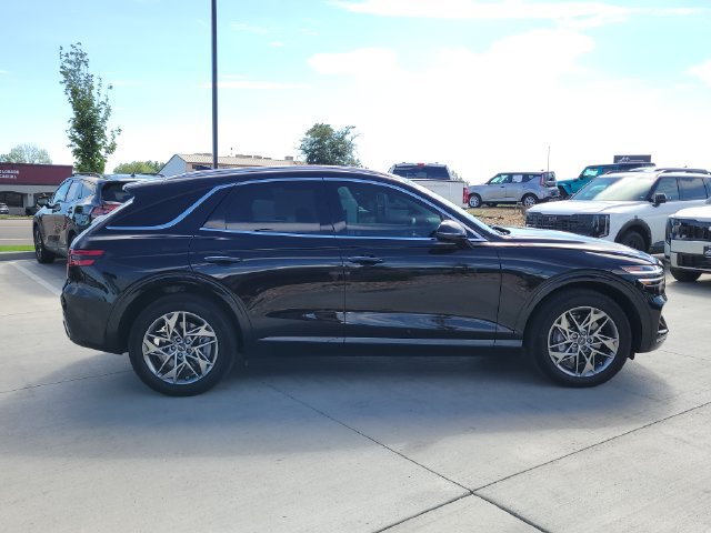 Used 2025 Genesis GV70 2.5T AWD/4WD image 6