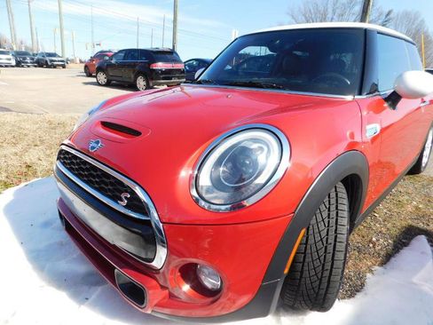Used 2015 MINI Cooper S image 1