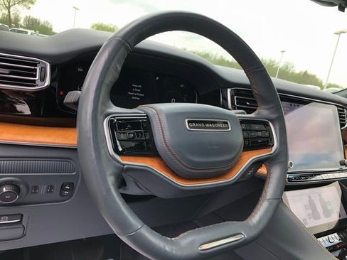 Used 2022 Jeep Grand Wagoneer Series II w/ Convenience Group III image 5