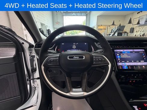 Used 2023 Jeep Grand Cherokee Limited w/ Luxury Tech Group II AWD/4WD image 12