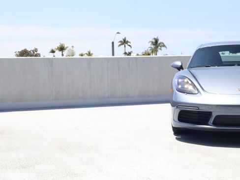Certified 2025 Porsche 718 Cayman S RWD image 12