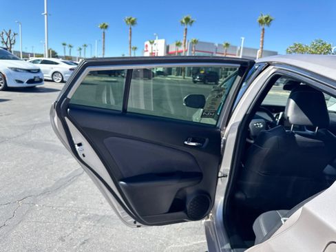 Used 2022 Toyota Prius Prime XLE FWD image 19