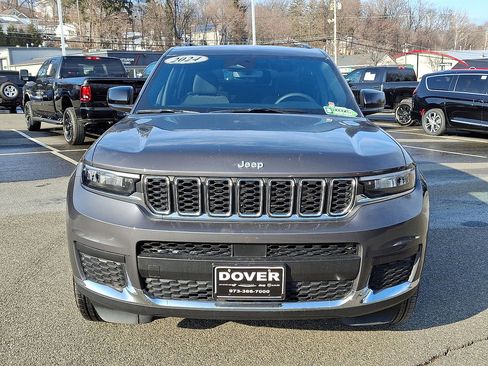 Certified 2024 Jeep Grand Cherokee L Laredo image 28