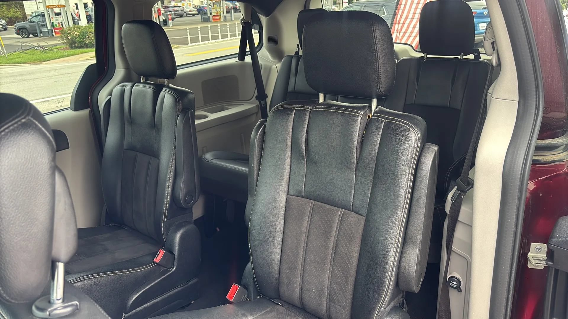 Used 2020 Dodge Grand Caravan SXT FWD image 31