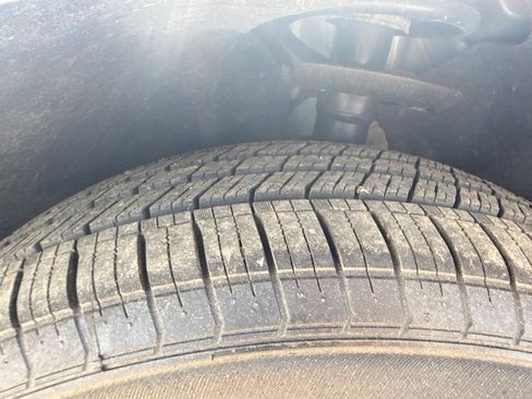 Used 2023 Chrysler Voyager LX FWD image 38