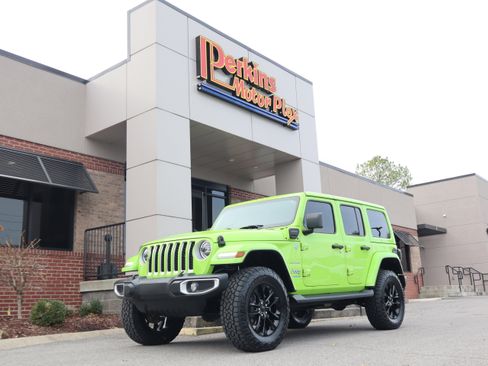 Used 2021 Jeep Wrangler Unlimited Sahara w/ Cold Weather Group image 34