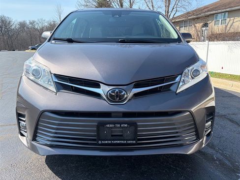 Used 2020 Toyota Sienna XLE w/ XLE Navigation Package image 14