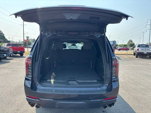 Used 2025 Chevrolet Suburban Z71 AWD/4WD image 38