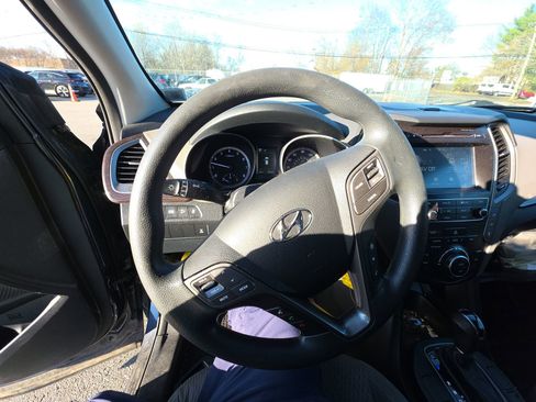 Used 2019 Hyundai Santa Fe XL SE image 6