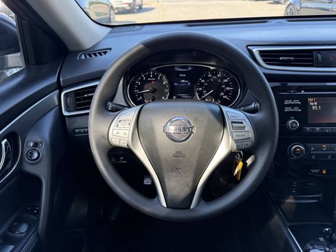 Used 2016 Nissan Rogue S AWD/4WD image 18