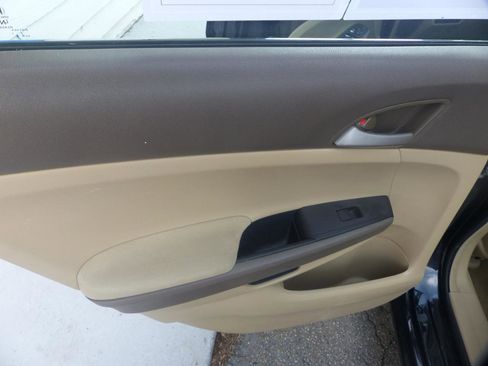 Used 2009 Honda Accord LX image 12