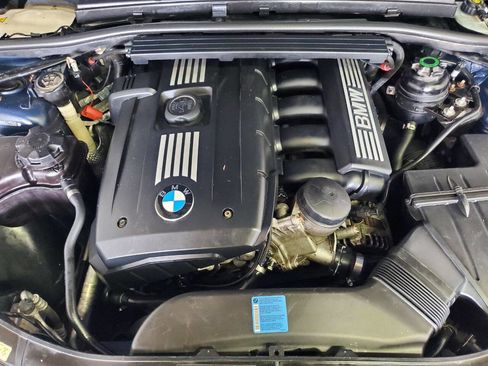 Used 2011 BMW 328i xDrive Wagon image 4