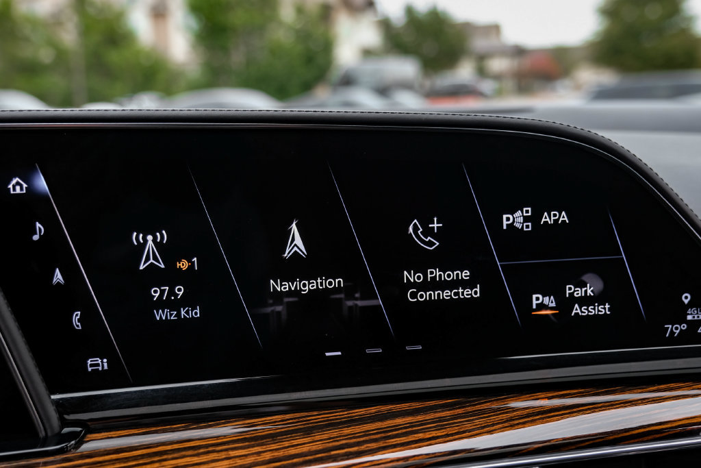 Used 2021 Cadillac Escalade ESV Premium Luxury RWD image 41