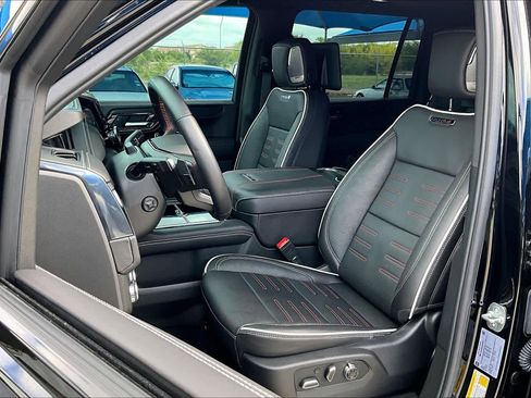 Used 2025 GMC Yukon XL AT4 Ultimate w/ LPO, Floor Liner Package image 8