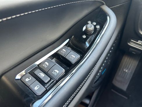 Used 2022 Jeep Grand Cherokee Overland image 20