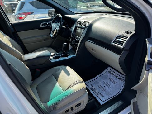 Used 2014 Ford Explorer Limited w/ Equipment Group 302A AWD/4WD image 29
