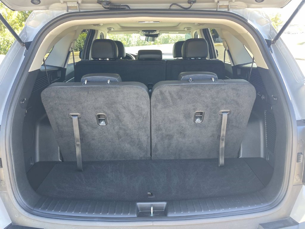 Used 2023 Kia Sorento S w/ Panoramic Sunroof Package AWD/4WD image 13