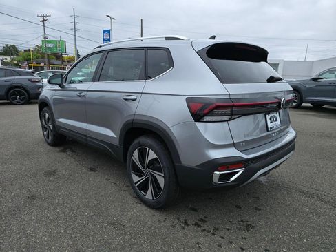 New 2026 Volkswagen Taos SE AWD/4WD image 5