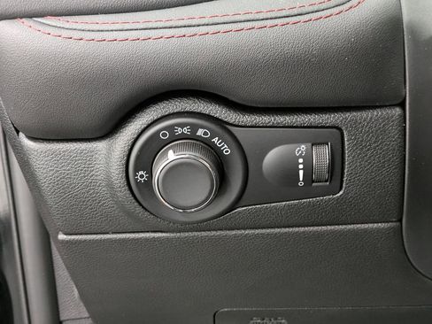 Used 2025 Dodge Durango GT image 19