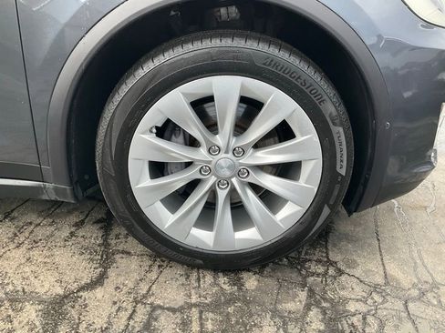 Used 2017 Tesla Model X 75D image 76