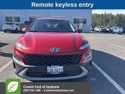 Used 2022 Hyundai Kona SE image 3