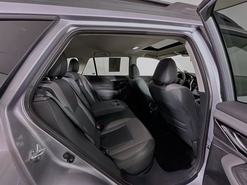 Used 2025 Subaru Outback Onyx Edition AWD/4WD image 31