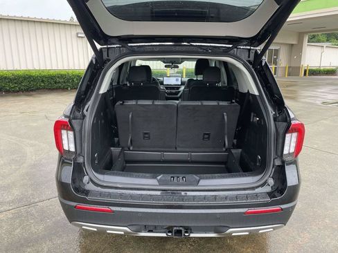 Used 2025 Ford Explorer Active w/ Active Comfort Package RWD image 10