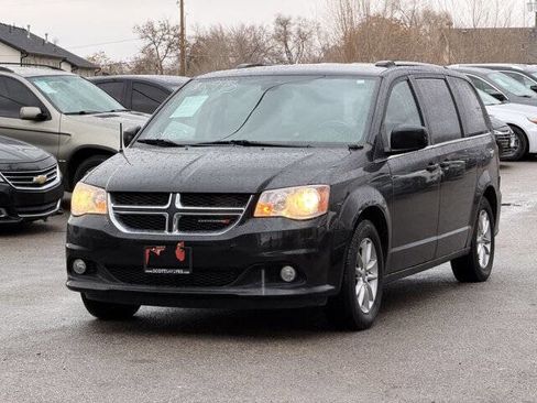 Used 2019 Dodge Grand Caravan SXT image 9
