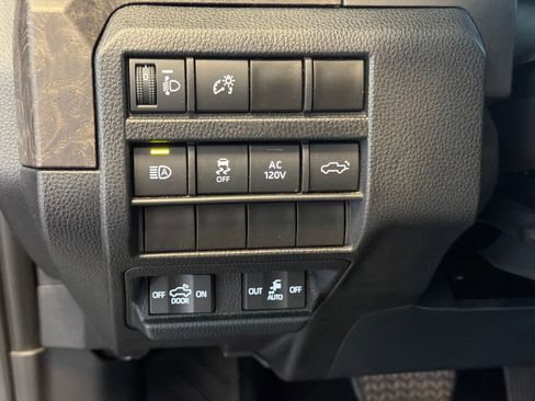 Used 2024 Toyota Tacoma Limited w/ Limited Package (LT) AWD/4WD image 15