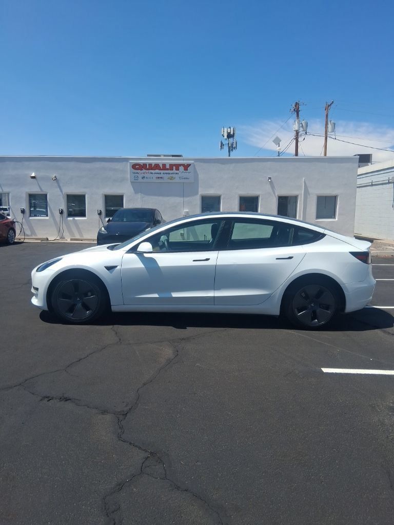 Used 2023 Tesla Model 3 Standard Range RWD image 4