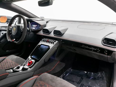 Used 2022 Lamborghini Huracan EVO image 40