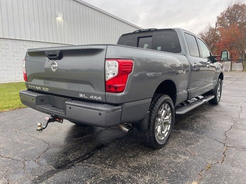 Used 2018 Nissan Titan SL w/ Chrome Package image 13