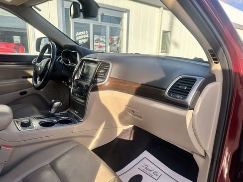 Used 2018 Jeep Grand Cherokee Limited image 14