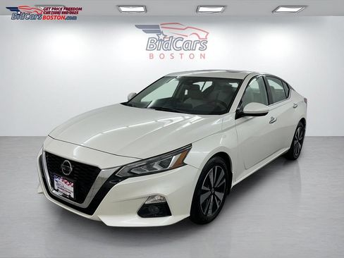 Used 2020 Nissan Altima 2.5 SV FWD image 1