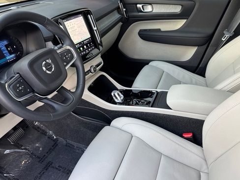 Certified 2026 Volvo XC40 B5 Plus w/ Protection Package Premier AWD/4WD image 9