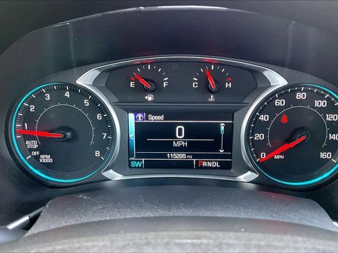 Used 2018 Chevrolet Equinox LT w/ Sun & Infotainment Package image 26