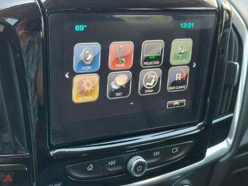 Used 2018 Chevrolet Traverse LT AWD/4WD image 18