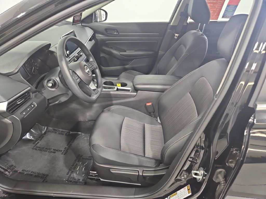 Certified 2025 Nissan Altima 2.5 S FWD image 11