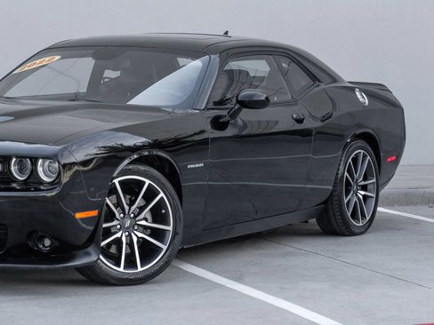 Used 2022 Dodge Challenger R/T w/ Plus Package RWD image 8