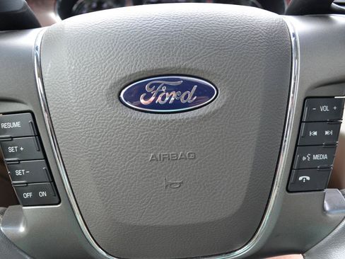 Used 2010 Ford Taurus Limited AWD/4WD image 15