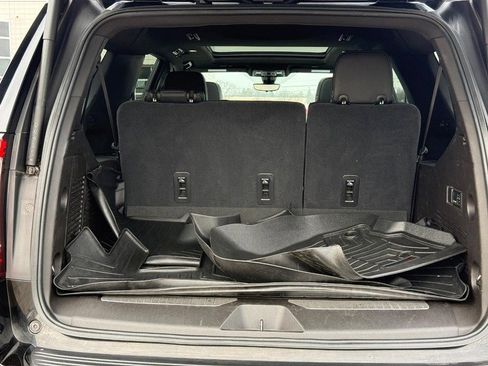 Used 2021 GMC Yukon XL Denali w/ Denali Premium Package image 9