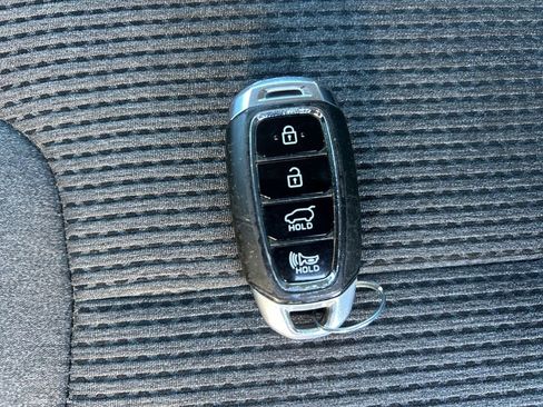 Used 2019 Hyundai Santa Fe SEL image 33