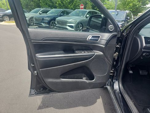 Used 2021 Jeep Grand Cherokee Freedom Edition RWD image 9