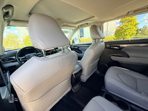 Used 2023 Toyota Highlander Limited image 20