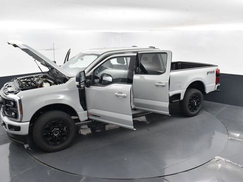 New 2025 Ford F350 XLT w/ Black Appearance Package image 39