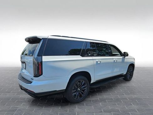 Used 2025 Cadillac Escalade ESV Sport w/ LPO, ONYX Package AWD/4WD image 5