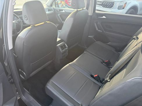 Used 2018 Volkswagen Tiguan SE image 18